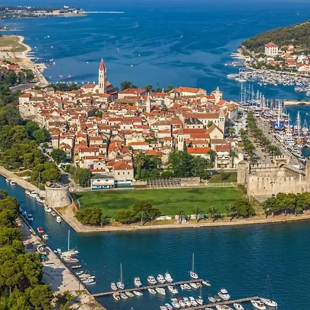 In With Balcony, Air Conditioning, Wifi 4328-4 * Trogir